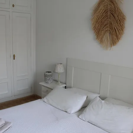 With 2 Bedrooms And Roof Terrace In The Center Of La Zenia. Free Wifi. أوريويلا